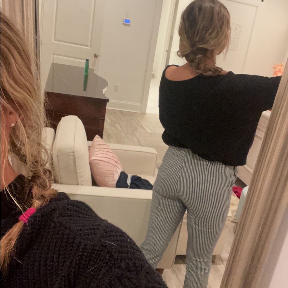 sweater - Picture 4 of 4